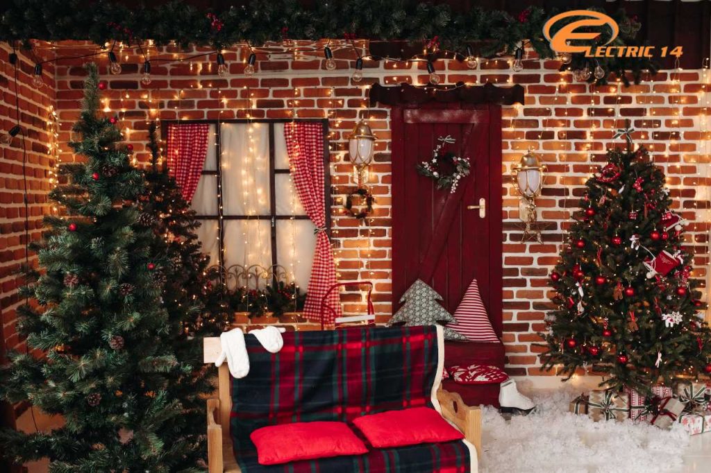 Amplifică bucuria sărbătorilor cu un proiector LED – modalitatea ideală de a lumina exteriorul casei Crăciunul acesta!