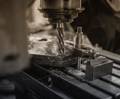 Automatizare si Creativitate: Rolul Masinilor CNC in Procesele de Productie Moderna